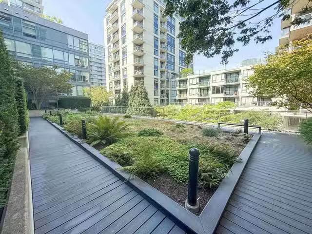 Apartment for sale in Vancouver, Vancouver West, 305 1783 Mani.