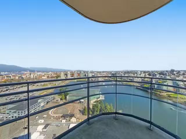 Apartment for sale in Vancouver, Vancouver West, 3302 33 Smith.