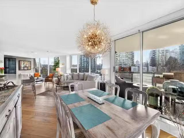 Apartment for sale in Vancouver, Vancouver West, 603 1009 Expo.