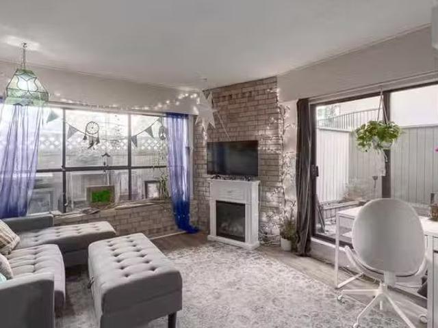 Apartment for sale in Vancouver, Vancouver East, 102 2234 Prin.