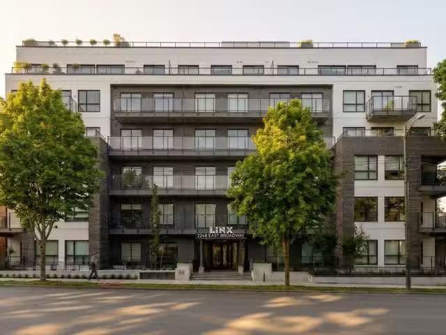 Apartment for sale in Vancouver, Vancouver East, 102 2268 E Br.