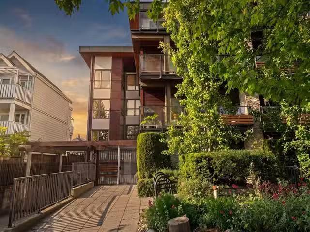 Apartment for sale in Vancouver, Vancouver East, 107 1661 E 2n.