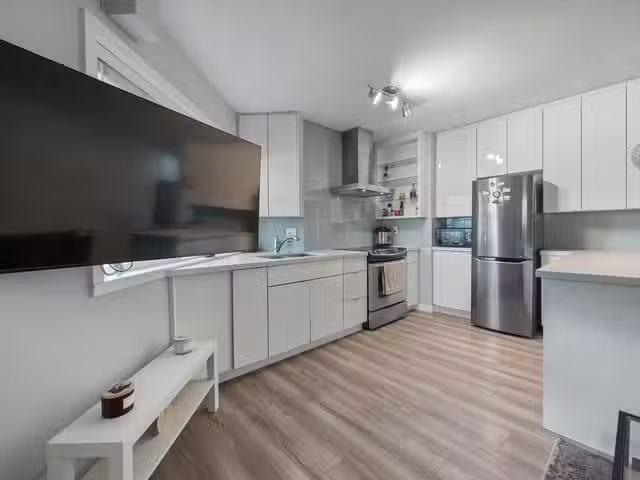 Apartment for sale in Vancouver, Vancouver East, 106 1988 E 37.