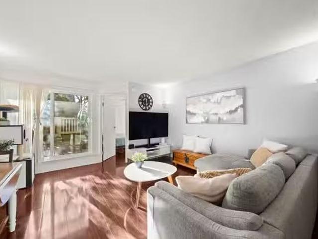 Apartment for sale in Vancouver, Vancouver East, 114 1545 E 2n.