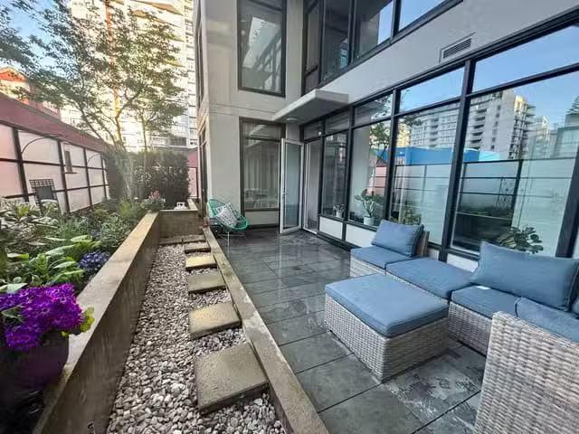Apartment for sale in Vancouver, Vancouver East, 201 1788 Onta.