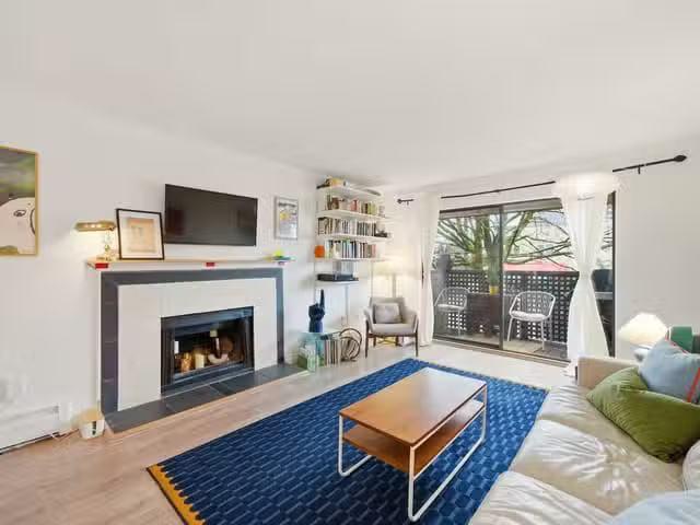 Apartment for sale in Vancouver, Vancouver East, 207 2215 Dund.