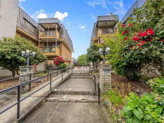 Apartment for sale in Vancouver, Vancouver East, 204 2299 E 30.