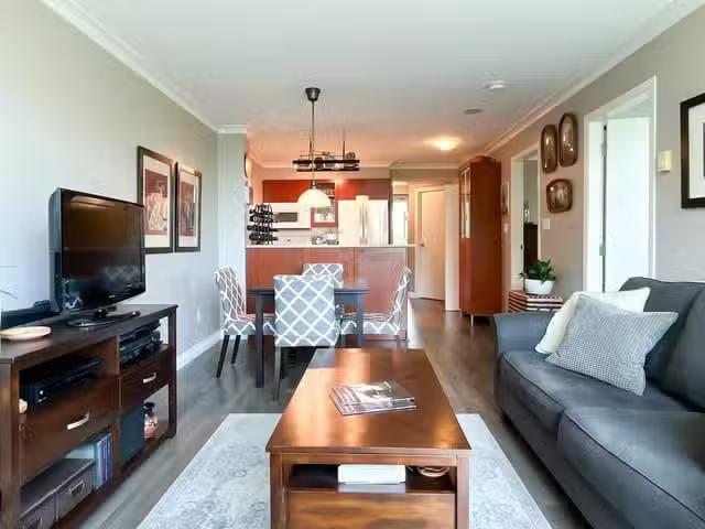 Apartment for sale in Vancouver, Vancouver East, 206 2733 Chan.