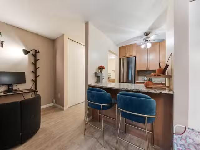 Apartment for sale in Vancouver, Vancouver East, 210 1545 E 2n.