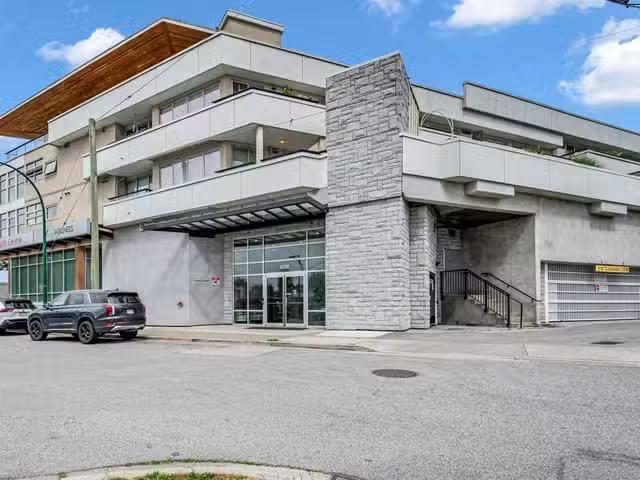 Apartment for sale in Vancouver, Vancouver East, 211 4338 Comm.