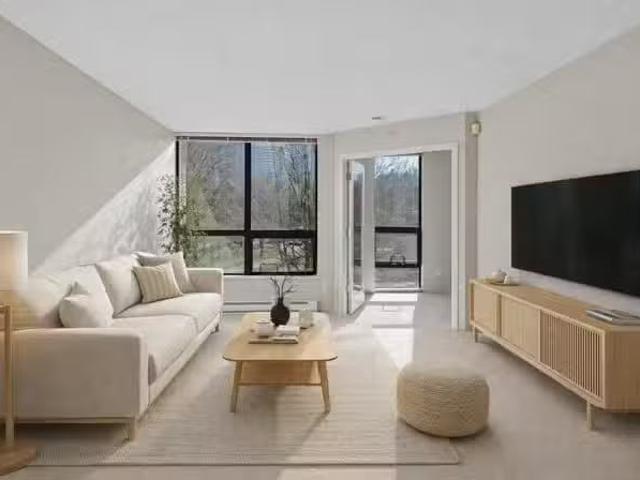 Apartment for sale in Vancouver, Vancouver East, 303 3588 Crow.