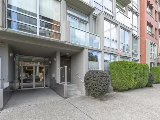 Apartment for sale in Vancouver, Vancouver East, 306 919 Stati.