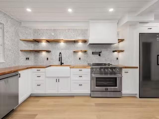 Apartment for sale in Vancouver, Vancouver East, 318 2238 King.