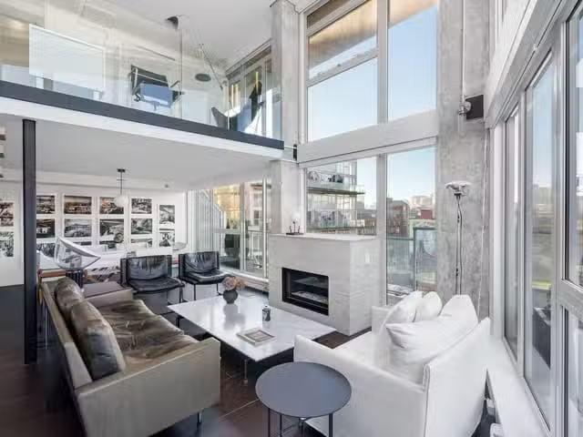 Apartment for sale in Vancouver, Vancouver East, 624 289 Alexa.