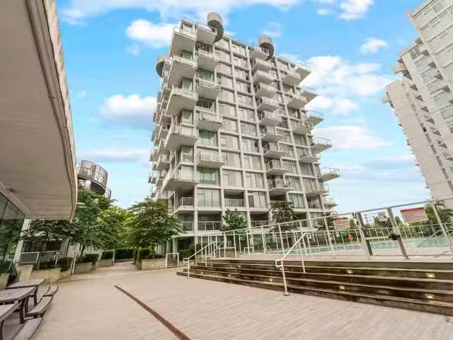 Apartment for sale in Vancouver, Vancouver East, 806 2221 E 30.