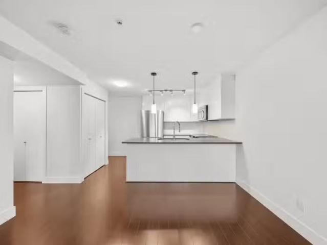 Apartment for sale in Victoria VE, Vancouver, Vancouver East.