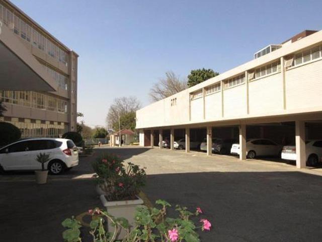 Apartment Fairway Gauteng LS67606667