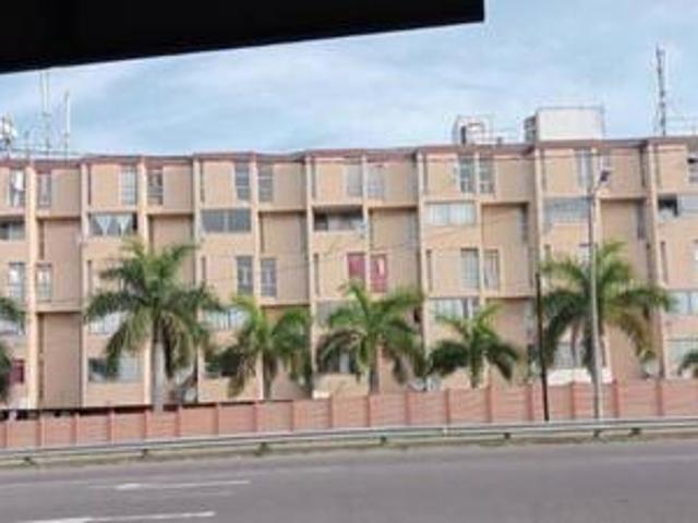 apartment / flat to let in bluff. av.