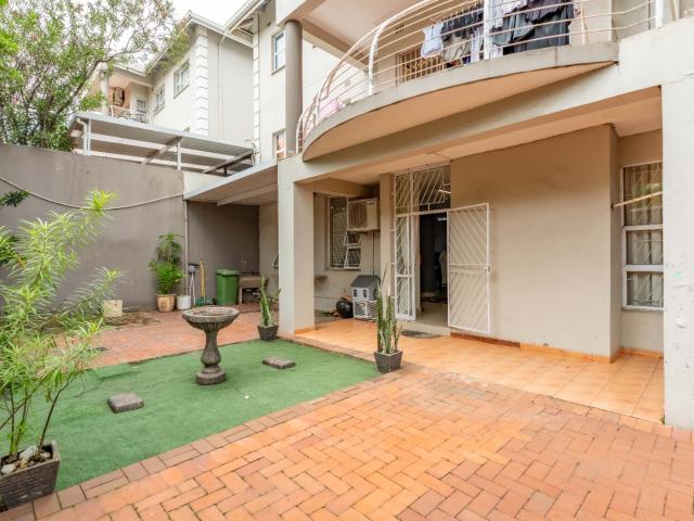 Apartment / Flat To Rent in Morningside, Durban