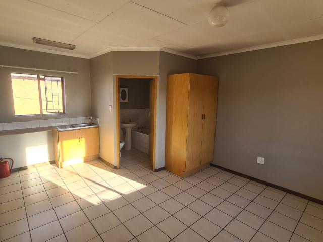 Apartment / Flat to Rent in Annadale