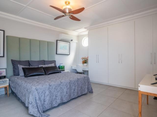 Apartment / Flat To Rent in Essenwood, Durban