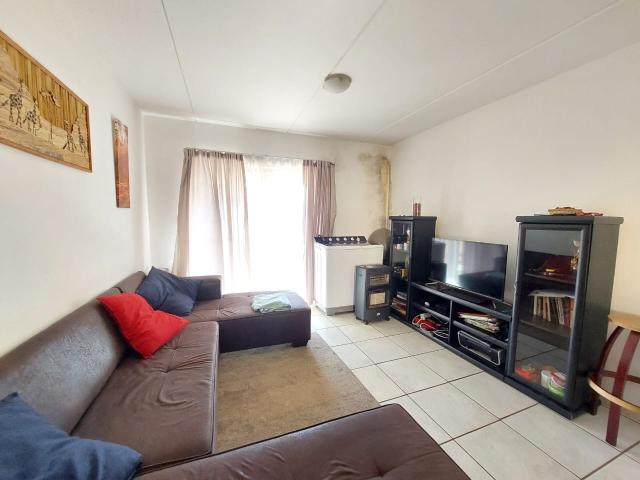 Apartment / Flat For Sale in Groblerpark, Roodepoort