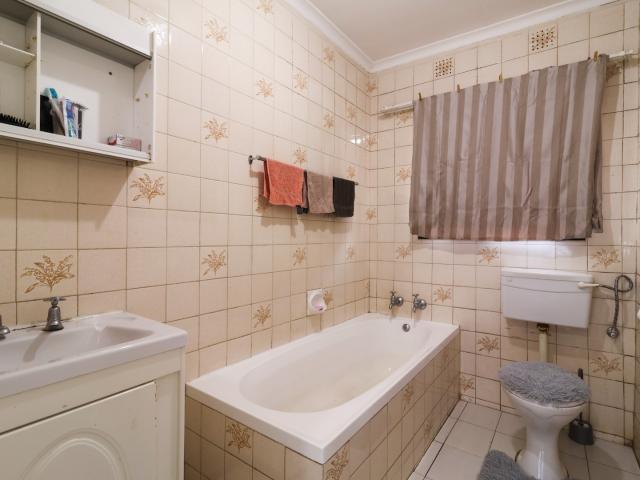 Apartment / Flat For Sale in Princess AH, Roodepoort