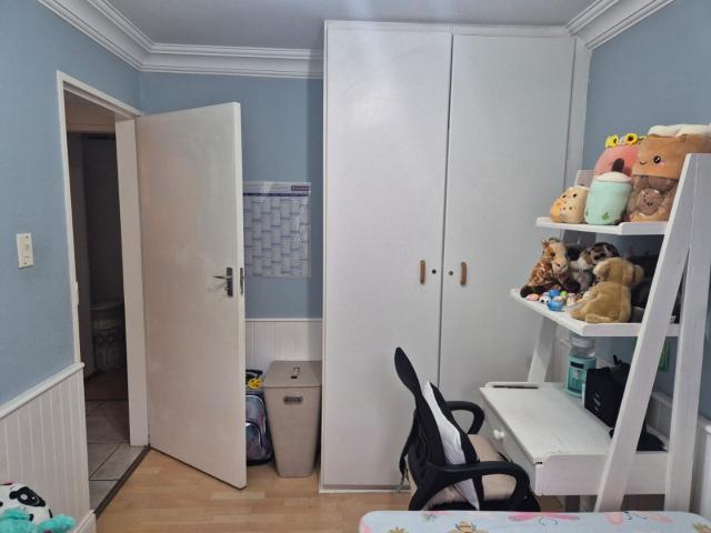 Apartment / Flat For Sale in Sunninghill, Sandton