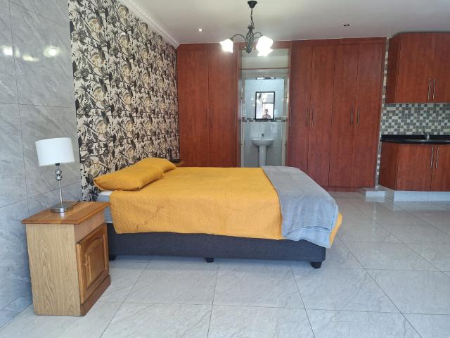 Apartment / Flat in Morningside To Rent