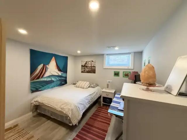 Apartment Kingston ON 102847162