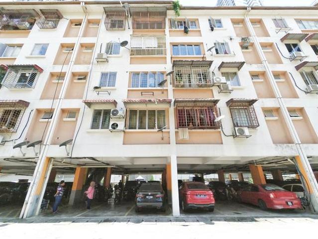 TINGKAT 1APARTMENT IMPIAN INDAH BALAKoNG SERI KEMBANGAN