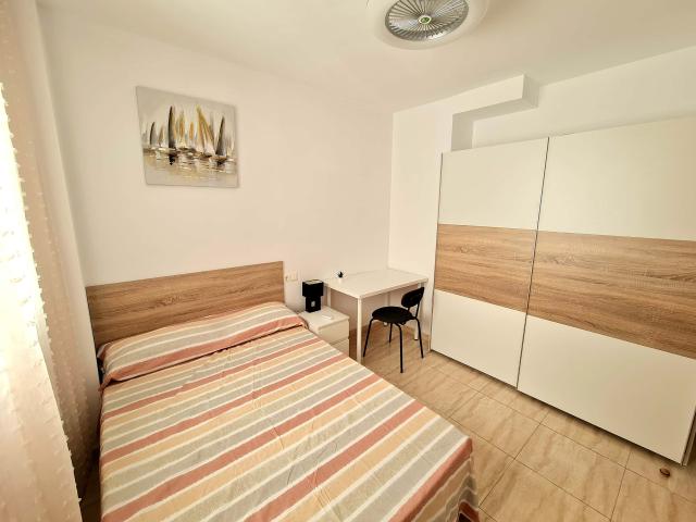 Apartment in Calle Higueras, Castellón de la Plana for 106 m² with 4 bedrooms