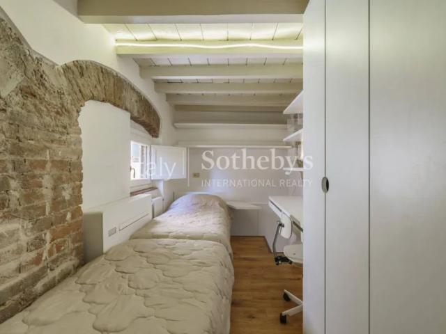Apartment in a Medieval Tower in the Heart of the Oltrarno
