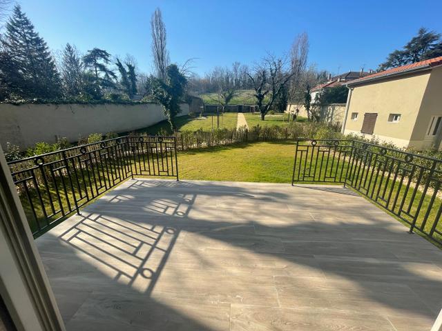 apartment in ALBIGNY SUR SAONE