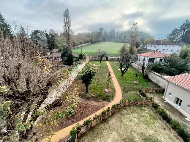 apartment in ALBIGNY SUR SAONE