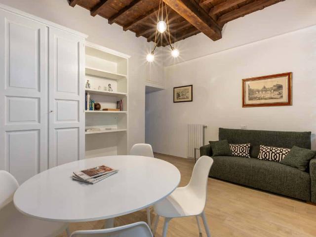 Apartment in Borgo Ognissanti, Firenze for 68 m² with 2 bedrooms