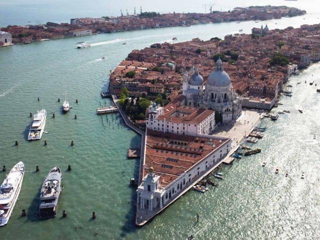 Apartment in Dorsoduro, Venice, Venice Amsterdam Apartments for Rent