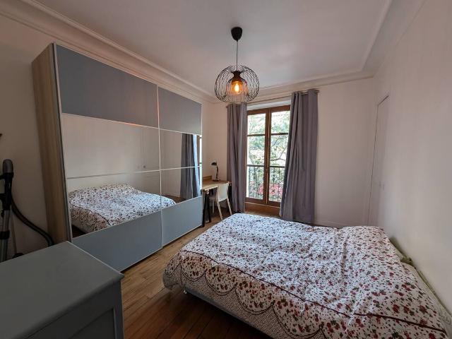 Apartment in front of the Buttes Chaumont, Paris Amsterdam Apartments for Rent