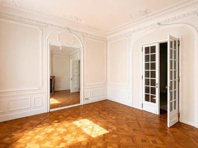 Apartment in Ixelles with terrace and charm