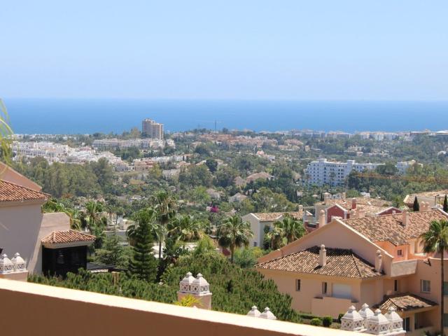 Apartment in Nueva Andalucía, Costa del Sol