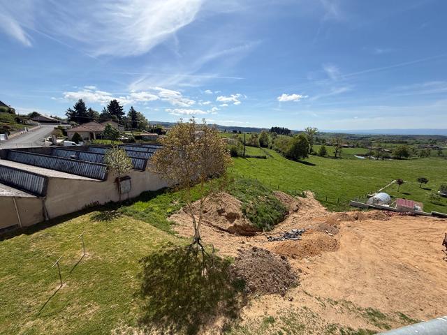 apartment in SAINT JUST LA PENDUE