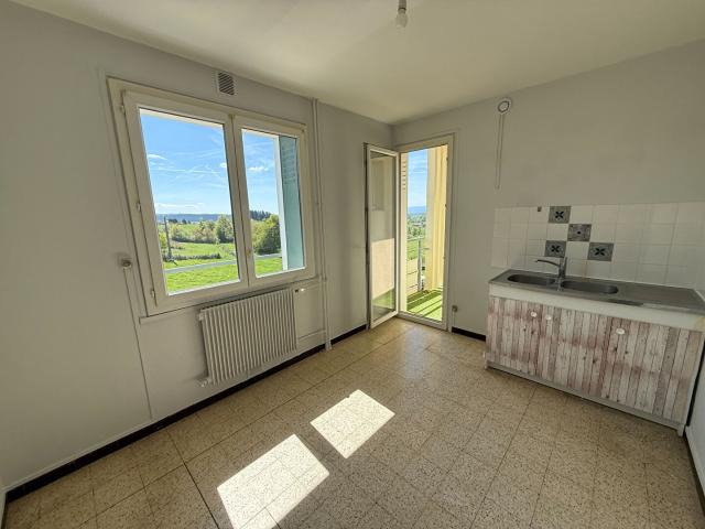 apartment in SAINT JUST LA PENDUE