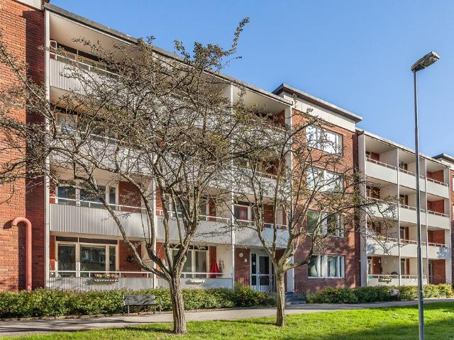 apartment in Slånbärsvägen 14