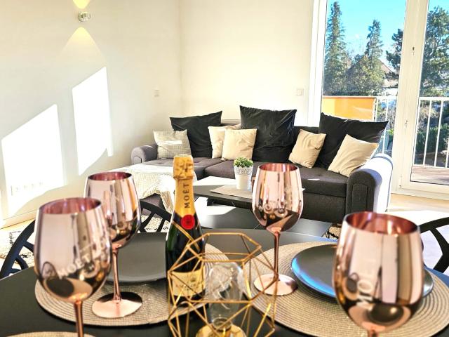 Apartment in Südparkallee, München for 75 m² with 2 bedrooms