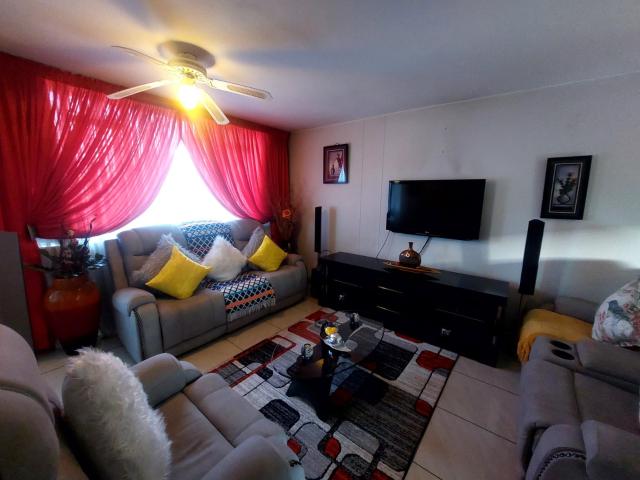 Apartment in Sunnyside