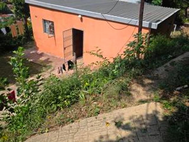 apartment in r section ezakhiweni, c.