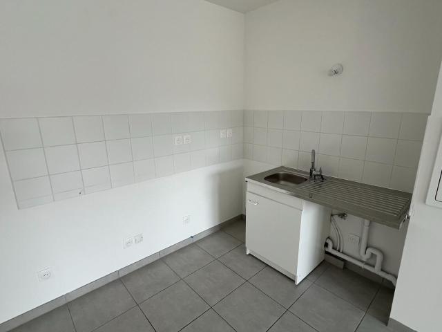 apartment in RILLIEUX LA PAPE