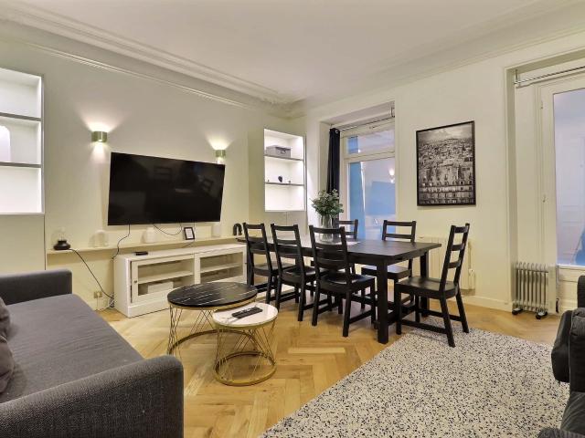 Apartment in Rue Brunel, Paris for 120 m² with 3 bedrooms