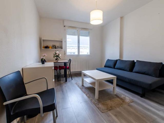 Apartment in Rue des Nanettes, Paris for 18 m²