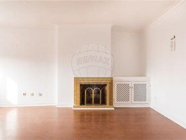 Apartment in the center 2 bedrooms Misericórdia Lisboa store room, garage, terrace, fireplace, furnished, double glazing, gardens, terraces, garden, thermal insulation